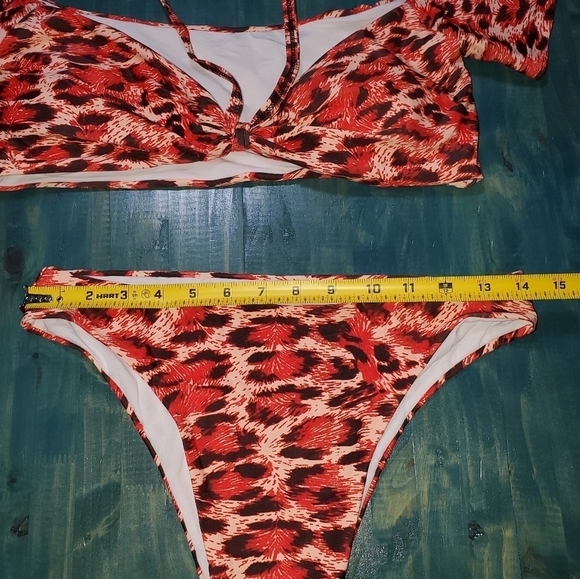 VIBRANT RED/ORANGE & BLACK SHORT SLEEVE BIKINI NEW LARGE - Picture 4 of 9